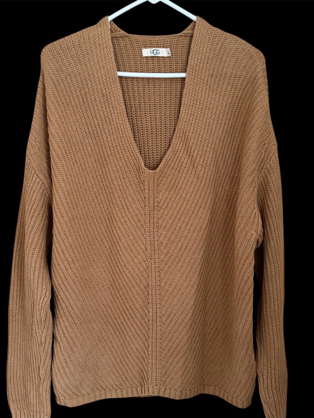 UGG V-Neck Shaker Rib Sweater L‎ Tan Camel Oversized Knit Pullover Cozy Minimal